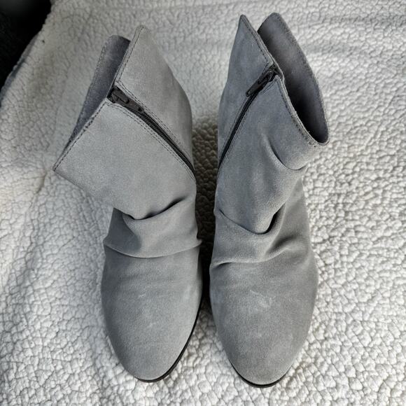 DIBA Women’s Grey Suede Leather Ankle Boots Size 10W Side Zip Low Heel Booties - Picture 5 of 7